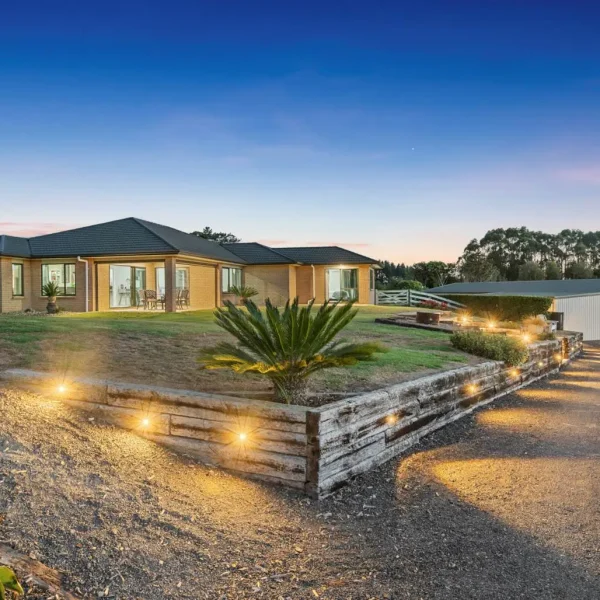 223 Pinnacle Hill Road, Bombay