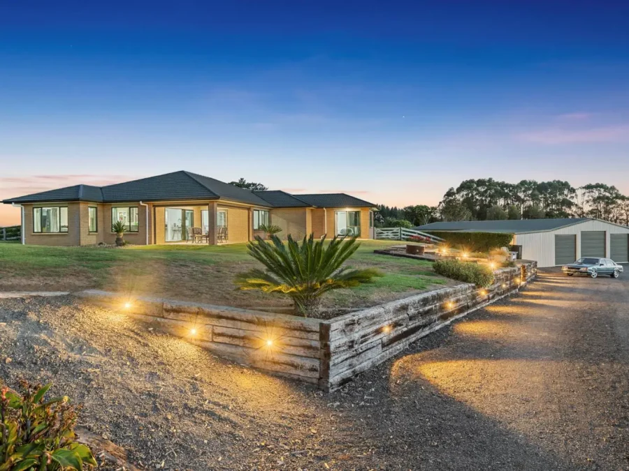223 Pinnacle Hill Road, Bombay