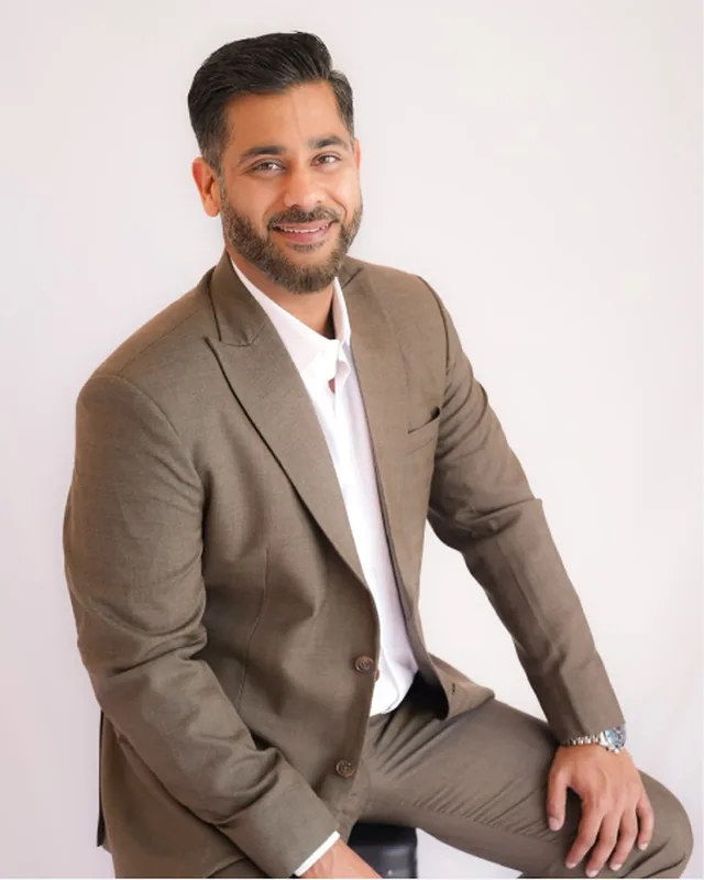 A Day in the Life: What Your Salesperson Actually Does